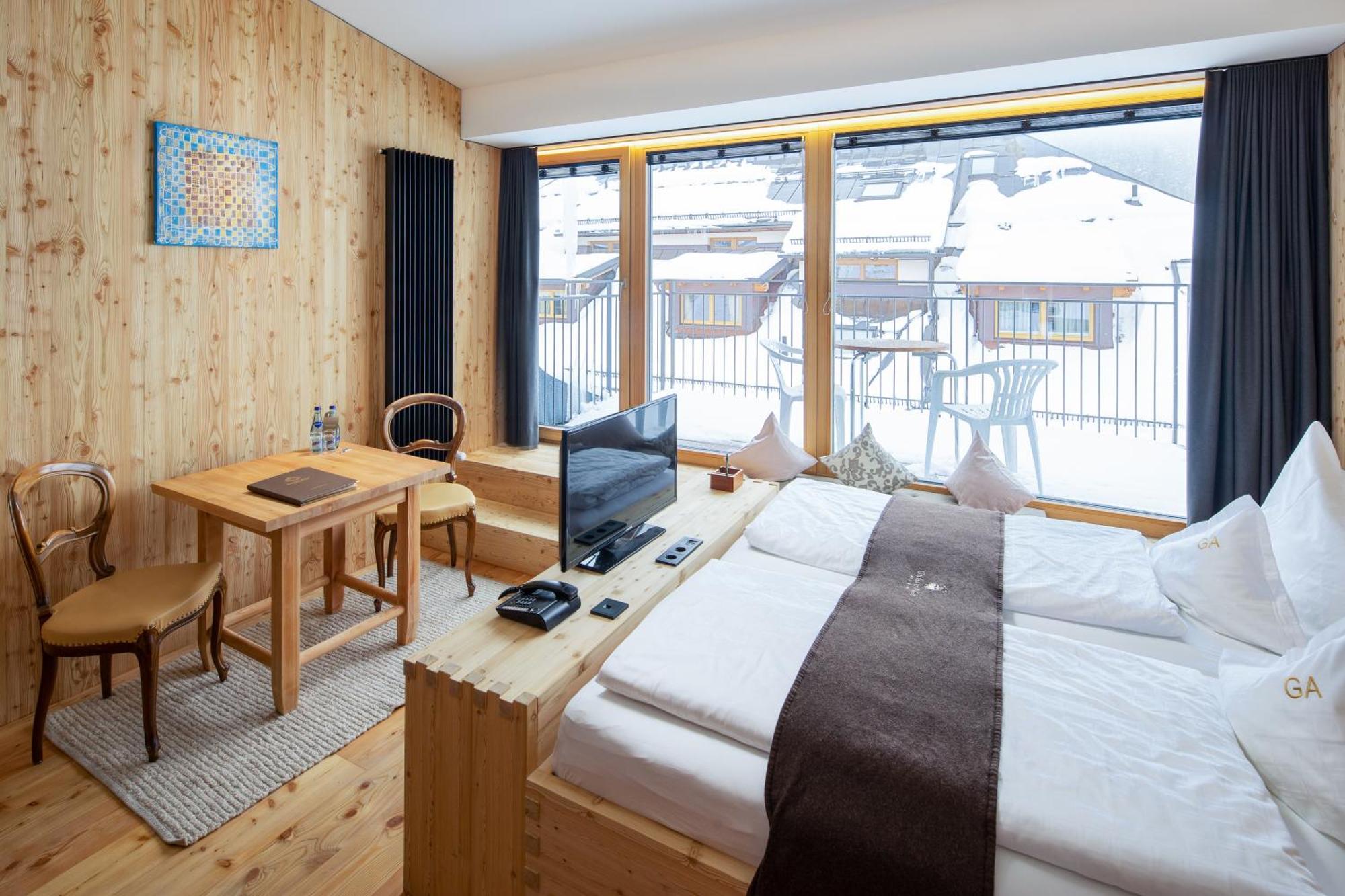 Hotel Goldener Adler - Im Sommer Silvretta Card Premium Inkludiert Ischgl Zewnętrze zdjęcie